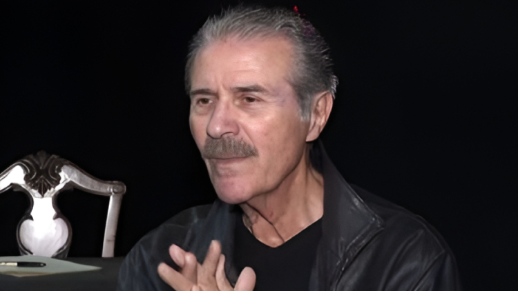 Ο Τάκης Χρυσικάκος φωτογραφήθηκε με τον γιο της ανιψιάς του που μεγάλωσε σαν δικό του παιδί