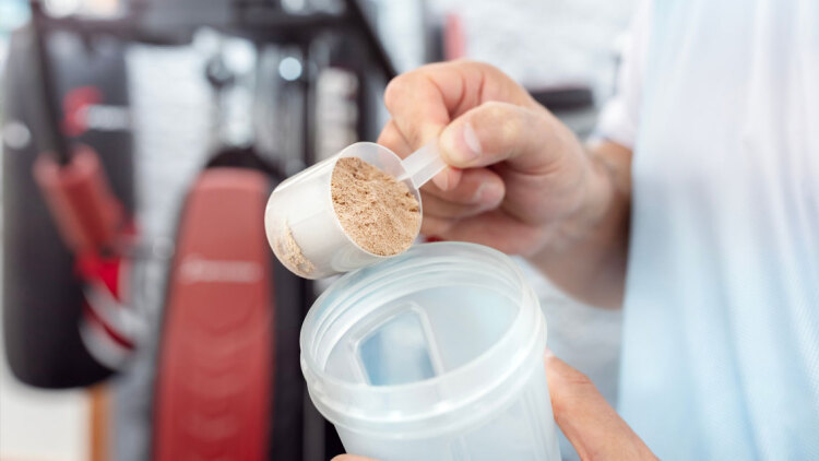 Whey Protein: Η «μανία» με την πρωτεΐνη φέρνει ελλείψεις – Εκτοξεύεται η ζήτηση λόγω fitness και φαρμάκων αδυνατίσματος
