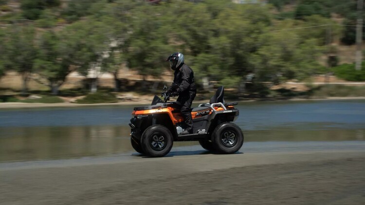 Benda Redstone 550 R2: «Πολυεργαλείο» δουλειάς και διασκέδασης (+video)