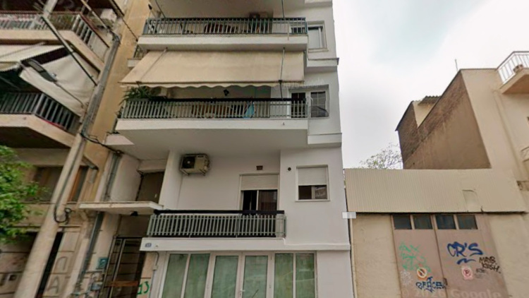 Κατάρρευση κτηρίου στα Πετράλωνα στην οδό Αλκμήνης 22 - Πληροφορίες για τέσσερις εγκλωβισμένους