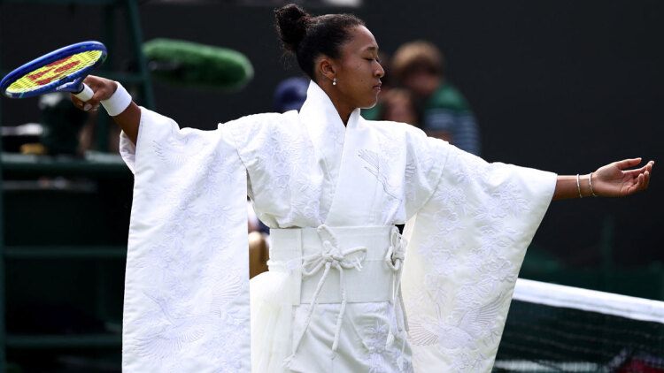 Viral η είσοδος της Ναόμι Οσάκα στο Wimbledon, φόρεσε κιμονό εμπνευσμένο από την Ιαπωνία και έκλεψε την παράσταση