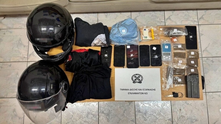 Τρεις νεαροί συνελήφθησαν για ληστείες στην Κω, κατασχέθηκαν κάνναβη, μαχαίρι και γεμιστήρας πολεμικού τυφεκίου