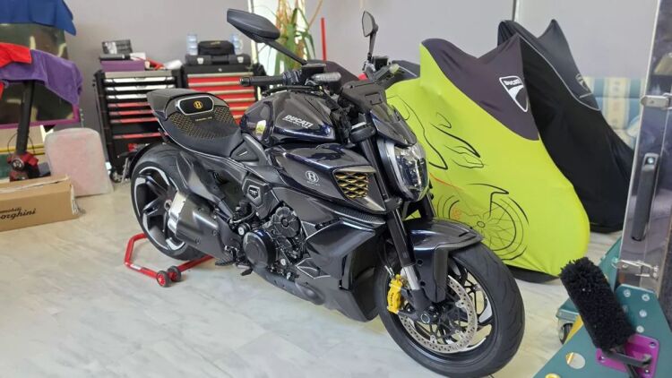 Αποκλειστικό: Στην Ελλάδα η Ducati των 100.000 ευρώ!