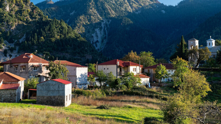 Η ζωγράφος από τη Μάλτα που ζει μόνιμα στα Βόρεια Άγραφα