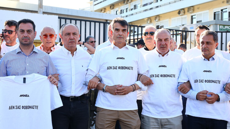 Με κεντρικό σύνθημα «δεν σας φοβόμαστε» η συγκέντρωση της ΝΔ στη Θεσσαλονίκη για τη δολοφονία της Βάγιας Νέστορα, δείτε φωτογραφίες