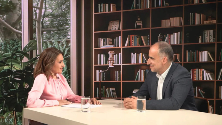Όλα όσα πρέπει να γνωρίζει μια γυναίκα πριν επιλέξει την κατάψυξη ωαρίων – Ο γυναικολόγος συμβουλεύει
