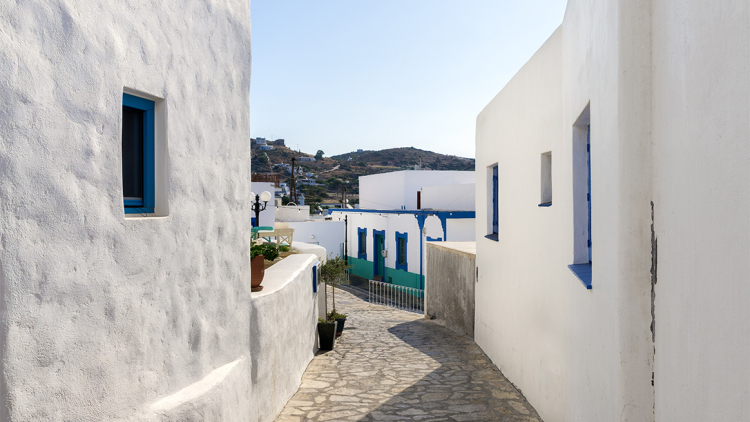 Πώς είναι η ζωή στους Λειψούς για ένα ζευγάρι που επέλεξε να μείνει στο νησί και άνοιξε ταβέρνα
