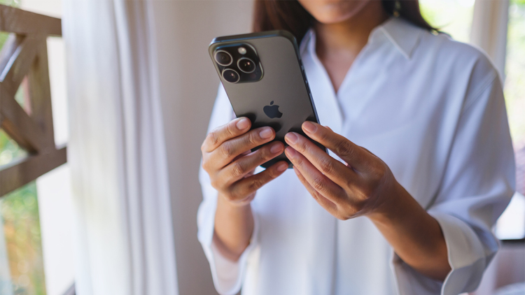 iPhone: Πώς η τεχνητή νοημοσύνη απειλεί να εκτοξεύσει την τιμή του στα 2.000 δολάρια