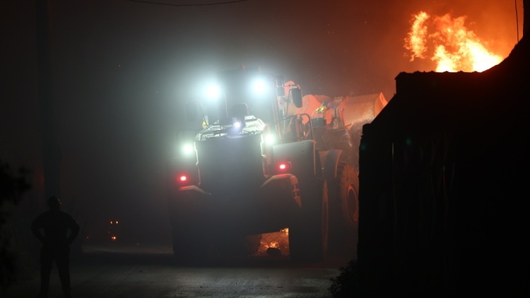 Προσήχθη 76χρονος για τη φωτιά στο Ωραιόκαστρο: Φέρεται να προκάλεσε σπινθήρες με το όχημά του και να είχε καταναλώσει αλκοόλ