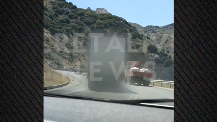 Επικίνδυνη προσπέραση νταλίκας πάνω σε στροφή σε δρόμο της Κρήτης, δείτε βίντεο