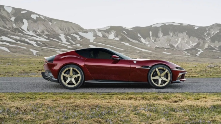 Ferrari 12Cilindri Manuale: Επιστροφή στα «χειροκίνητα» κιβώτια