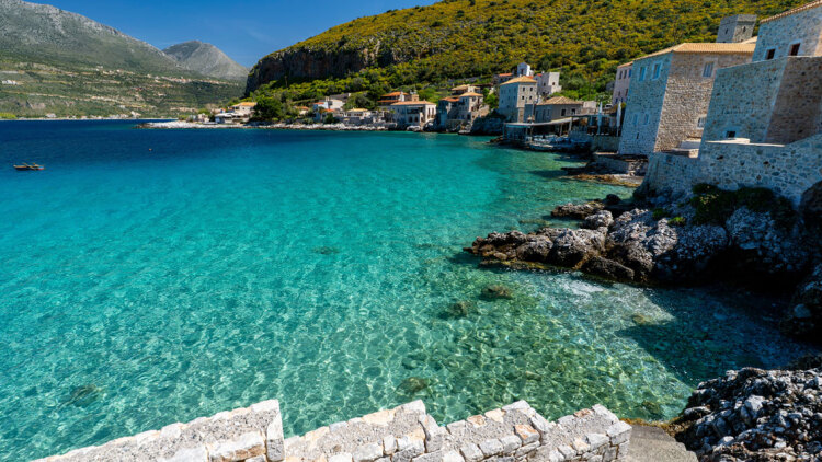 6 προορισμοί στην ηπειρωτική Ελλάδα που μοιάζουν με νησί