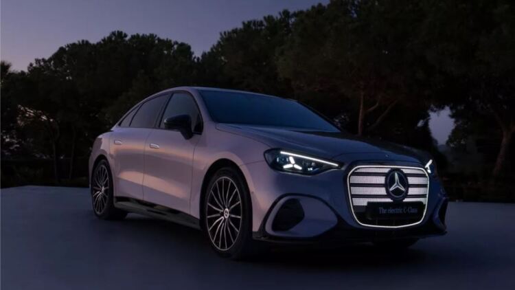 Η Mercedes ετοιμάζει ηλεκτρικό «τέρας» 800 ίππων
