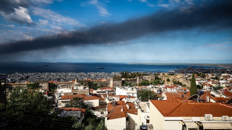 Θωμαΐδης για το τοξικό νέφος στο Ωραιόκαστρο: Έχει γίνει ανίχνευση σωματιδίων και στην Αττική, παράγονται χιλιάδες τοξικές και καρκινογόνες ουσίες