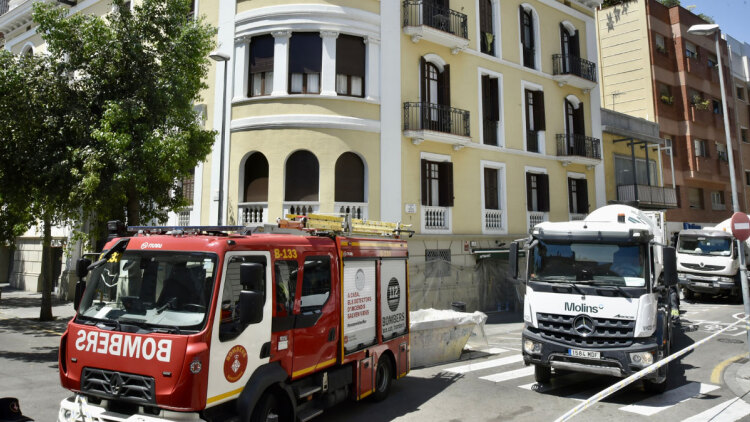 Τρύπα με διάμετρο 9 μέτρων άνοιξε δίπλα σε έργα του Μετρό στη Βαρκελώνη, εκκενώθηκαν πέντε κτίρια