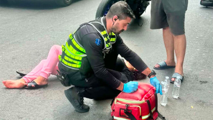 Σύγκρουση ηλεκτρικού πατινιού με μηχανάκι στην 3ης Σεπτεμβρίου, τραυματίστηκε αναβάτης
