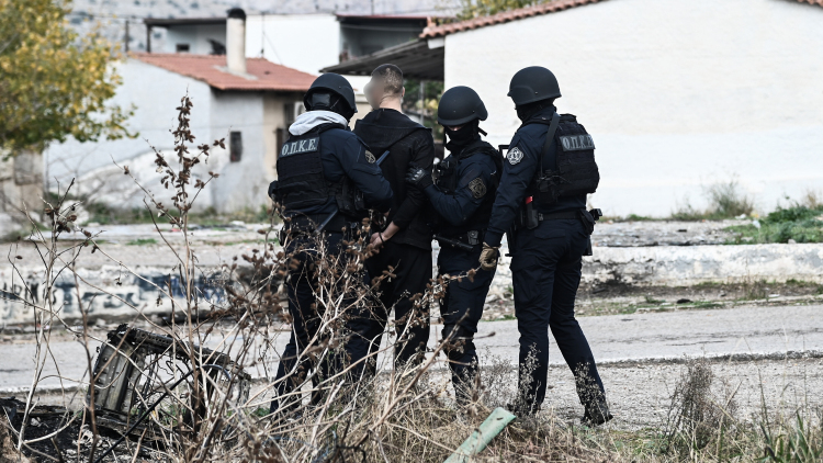 Καταδίωξη με πυροβολισμούς στο Άργος, τραυματίστηκε οδηγός που επιχείρησε να διαφύγει