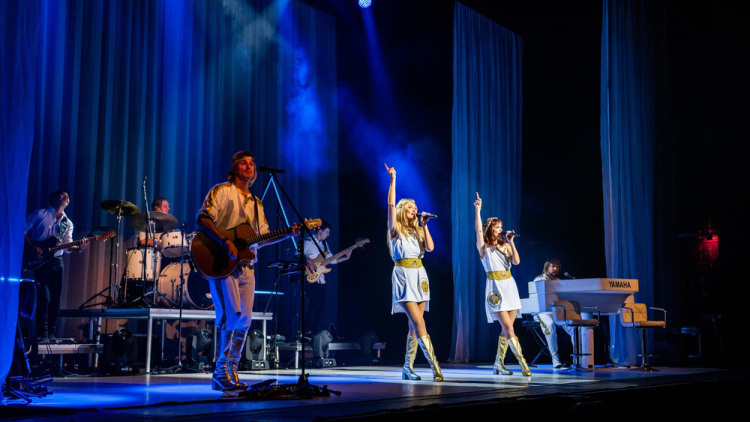 Mania the Abba Tribute - « You can dance, you can jive, having the time of your life…..» το Σάββατο 16 Ιανουαρίου 2027 στο Christmas Theater