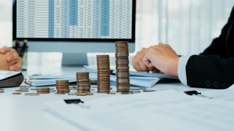 Ρεκόρ ξένων άμεσων επενδύσεων στην Ελλάδα – Στα 12,86 δισ. δολάρια οι εισροές το 2025