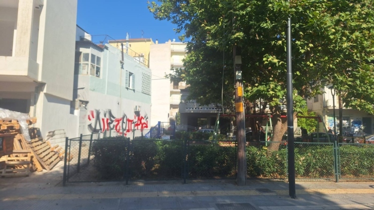 Εκτός κινδύνου με τραύματα στο πόδι νοσηλεύεται ο 16χρονος που μαχαιρώθηκε τα ξημερώματα στη Λάρισα