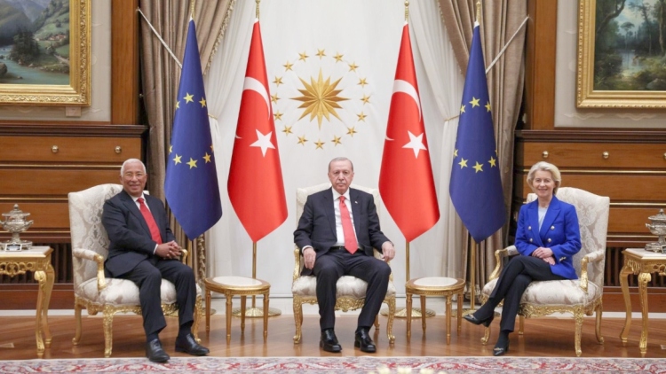 Ούρσουλα φον ντερ Λάιεν μετά το δείπνο με τον Ερντογάν: Να αξιοποιηθεί η νέα δυναμική για λύση Κυπριακού μέσω διαδικασίας ΟΗΕ