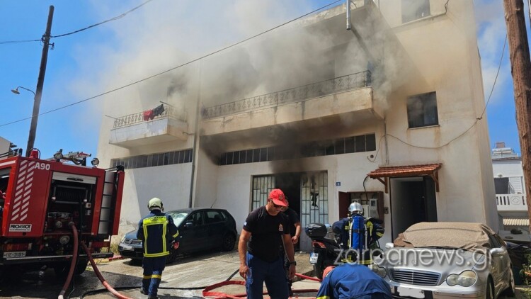 Αποθήκη τυλίχθηκε στις φλόγες στα Χανιά, δεν υπήρχε κάποιος μέσα στο κτίριο, δείτε βίντεο και φωτογραφίες
