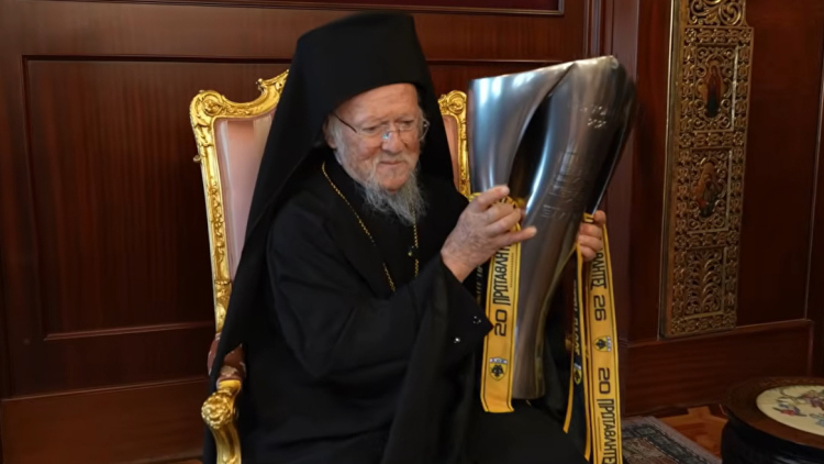 Στο Φανάρι το τρόπαιο του πρωταθλήματος της ΑΕΚ, η συνομιλία του Ηλιούπουλου με τον Οικουμενικό Πατριάρχη Βαρθολομαίο
