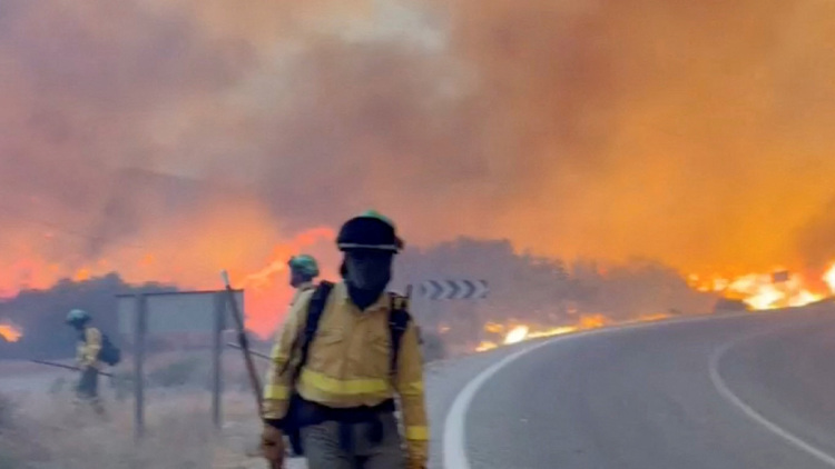 Πύρινη κόλαση στην Ανδαλουσία με 12 νεκρούς, κάηκαν άνθρωποι μέσα στα αυτοκίνητά τους