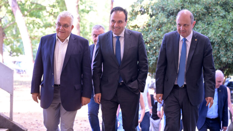 Οι ψηφιακές εξετάσεις στο ΑΠΘ περνούν στην πράξη, πάνω από 8.000 φοιτητές έχουν ήδη εξεταστεί με tablets

