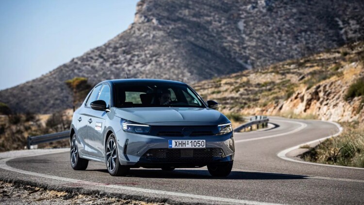 Δοκιμάζουμε το υβριδικό Opel Corsa - Πόσο κοστίζει στην Ελλάδα; 