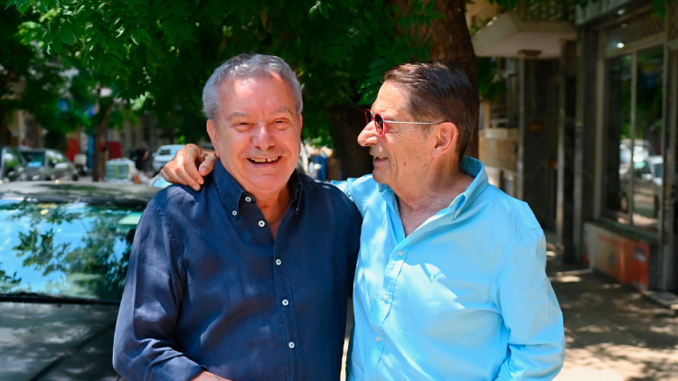 Ο Μανώλης Μητσιάς στον Δανίκα: «Το βιβλίο της ζωής μου από το Γεντί Κουλέ της δικτατορίας και τον Μίκη μέχρι σήμερα»