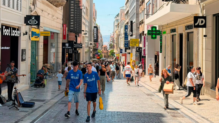 Θερινές εκπτώσεις 2026: Ξεκίνησαν σήμερα 13/7 με προσφορές έως και 50%, οι πρώτες εικόνες από την Ερμού 