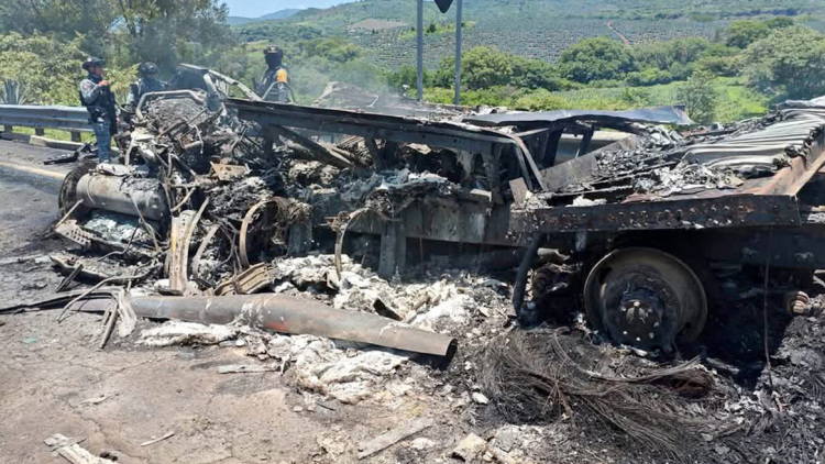 Τουλάχιστον 10 νεκροί και 10 τραυματίες μετά από καραμπόλα σε αυτοκινητόδρομο στο Μεξικό, φορτηγό έχασε τα φρένα του και έπεσε σε ακινητοποιημένα οχήματα