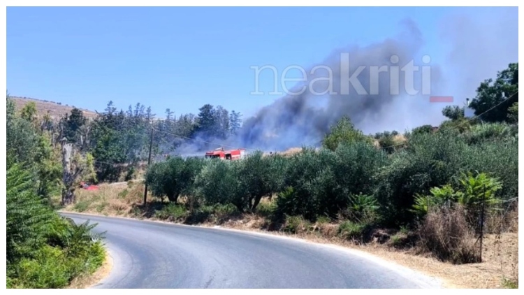 Φωτιά τώρα στην Κνωσό, δίπλα στον αρχαιολογικό χώρο

