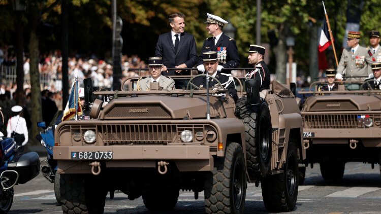 Η μεγαλύτερη στρατιωτική παρέλαση των τελευταίων ετών για την Ημέρα της Βαστίλης στο Παρίσι, δείτε εικόνες και βίντεο