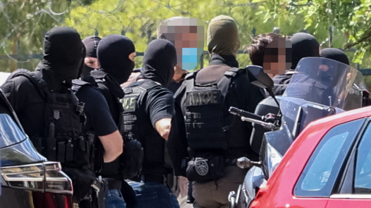 Προφυλακίστηκαν οι δύο 42χρονοι που κατηγορούνται για την εμπρηστική επίθεση στην Marfin το 2010
