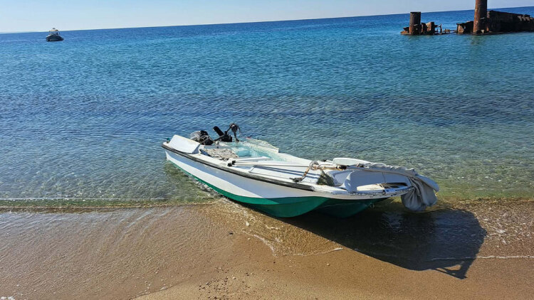 Εντοπίστηκε η βάρκα και τα προσωπικά αντικείμενα του 69χρονου που αγνοείται στην Επανομή, συνεχίζονται οι έρευνες