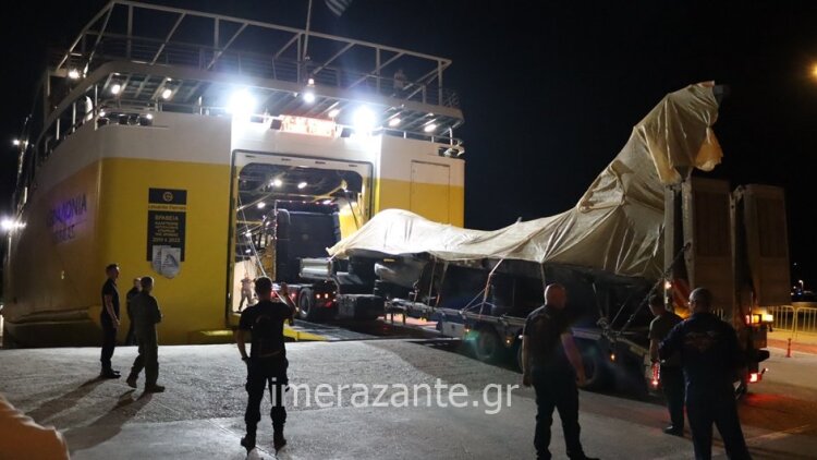Μεταφέρθηκε με πλοίο το F-16 που έκανε αναγκαστική προσγείωση στο αεροδρόμιο Ζακύνθου, δείτε βίντεο και φωτογραφίες
