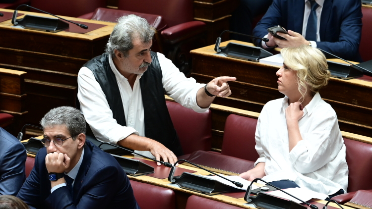 Κορυφώνεται η κόντρα Δούρου - Πολάκη με φόντο την ηγεσία: Τι κρύβουν οι ανεξαρτητοποιήσεις για την ΕΛΑΣ και το ΠΑΣΟΚ
