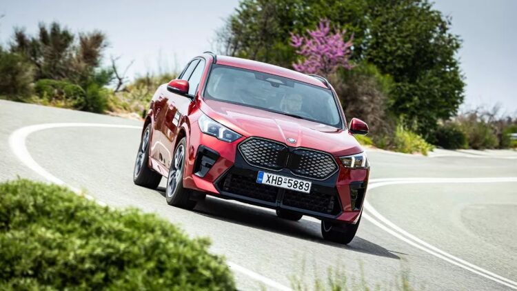Δοκιμάζουμε την ηλεκτρική BMW X2 με τους 313 ίππους - Πόσο κοστίζει στην Ελλάδα;