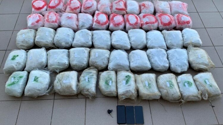 Φλώρινα: Συνελήφθη 68χρονος με πάνω από 55 κιλά κάνναβης σε ΙΧ αυτοκίνητο