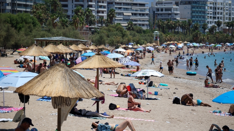 Καιρός: Ζέστη διαρκείας με 39άρια σήμερα, έρχεται νέο κύμα έως 41°C από τη Δευτέρα