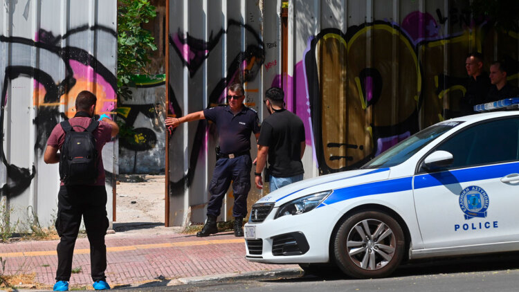 Εντοπίστηκε πτώμα μέσα σε βαλίτσα στην Κυψέλη 
