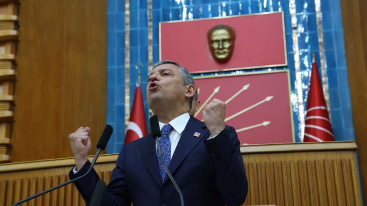 Τουρκία: Παραιτήθηκε από το CHP ο Οζγκιούρ Οζέλ και ανακοίνωσε την ίδρυση νέου κόμματος