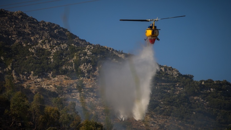 Φωτιά στα Βορίζια: 112 για ετοιμότητα, σηκώθηκαν 2 εναέρια