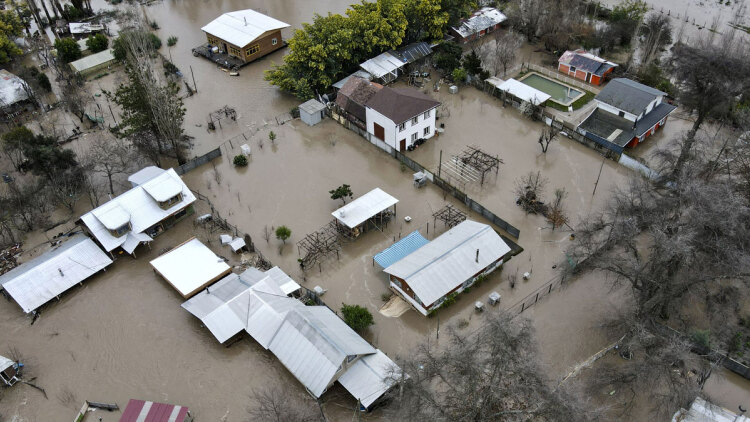 Εικόνες Αποκάλυψης από τις καταστροφικές πλημμύρες στη Χιλή με 10 τουλάχιστον νεκρούς και 4 αγνοούμενους, βίντεο και φωτογραφίες