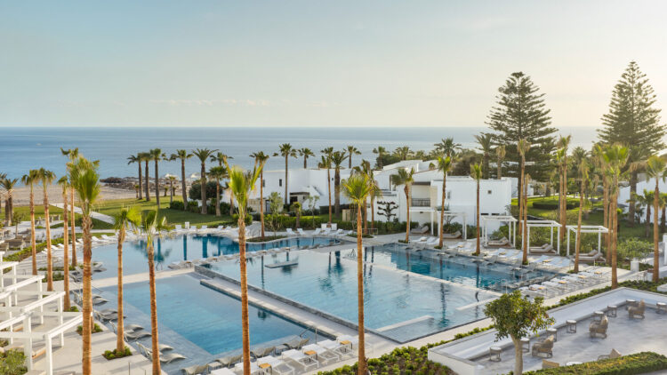 Ρέθυμνο: Η ανανεωμένη εμπειρία φιλοξενίας στη μεγαλύτερη παραλία της Κρήτης
