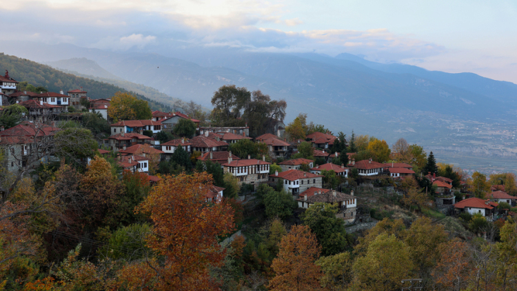 Εγκαταλελειμμένοι οικισμοί: Το σχέδιο του ΥΠΕΝ για οργανωμένες επεκτάσεις, οι όροι δόμησης και ο αντίλογος για τις εκτός σχεδίου περιοχές