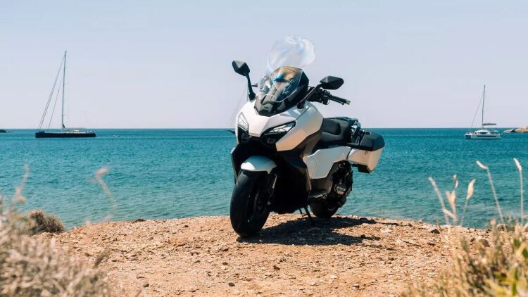 SYM TTLBT: Scooter που σε… ταξιδεύει (+video)