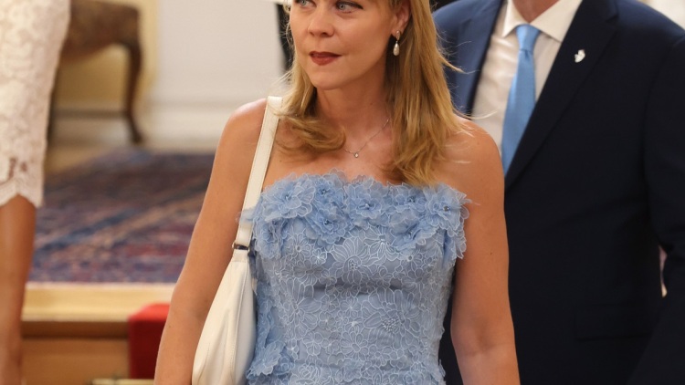 Λένα Παπαληγούρα: Με παραμυθένιο φόρεμα που κολακεύει τις μεσογειακές καμπύλες